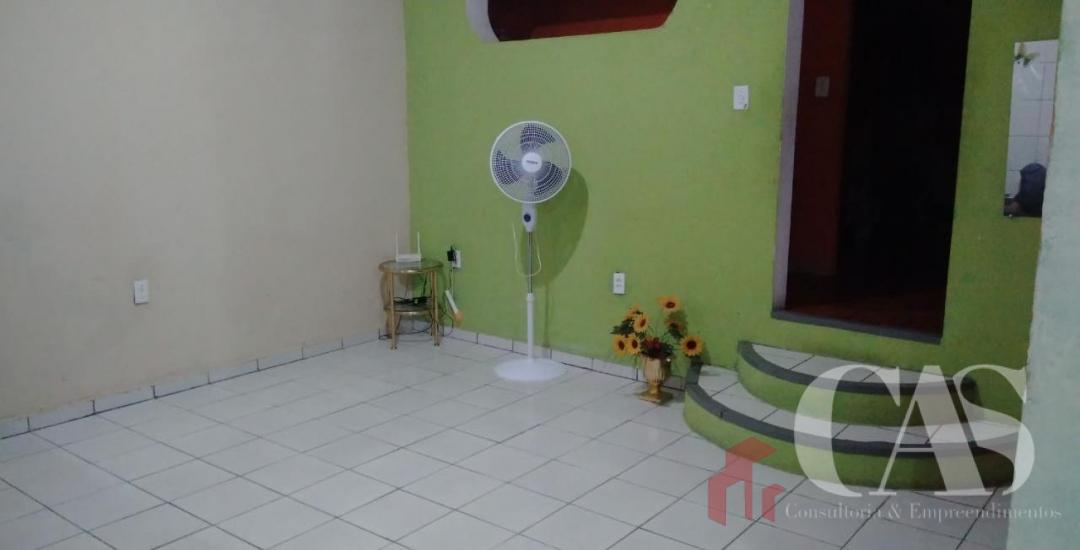 Casa à venda com 3 quartos, 200m² - Foto 3