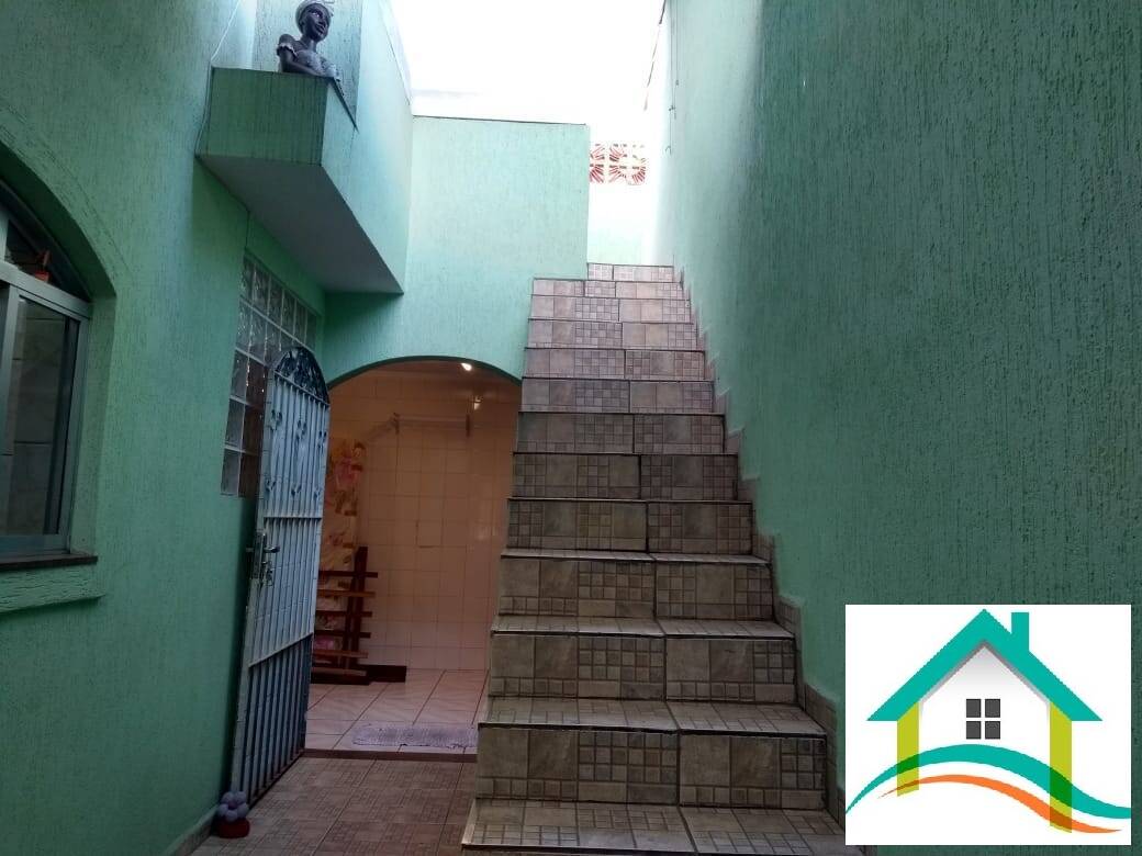 Sobrado à venda com 2 quartos, 140m² - Foto 2