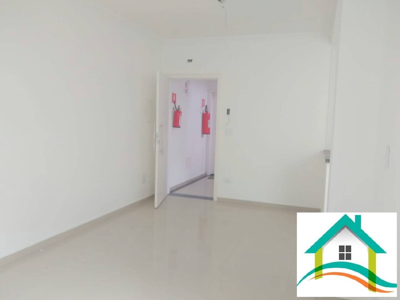 Apartamento à venda com 2 quartos, 75m² - Foto 2