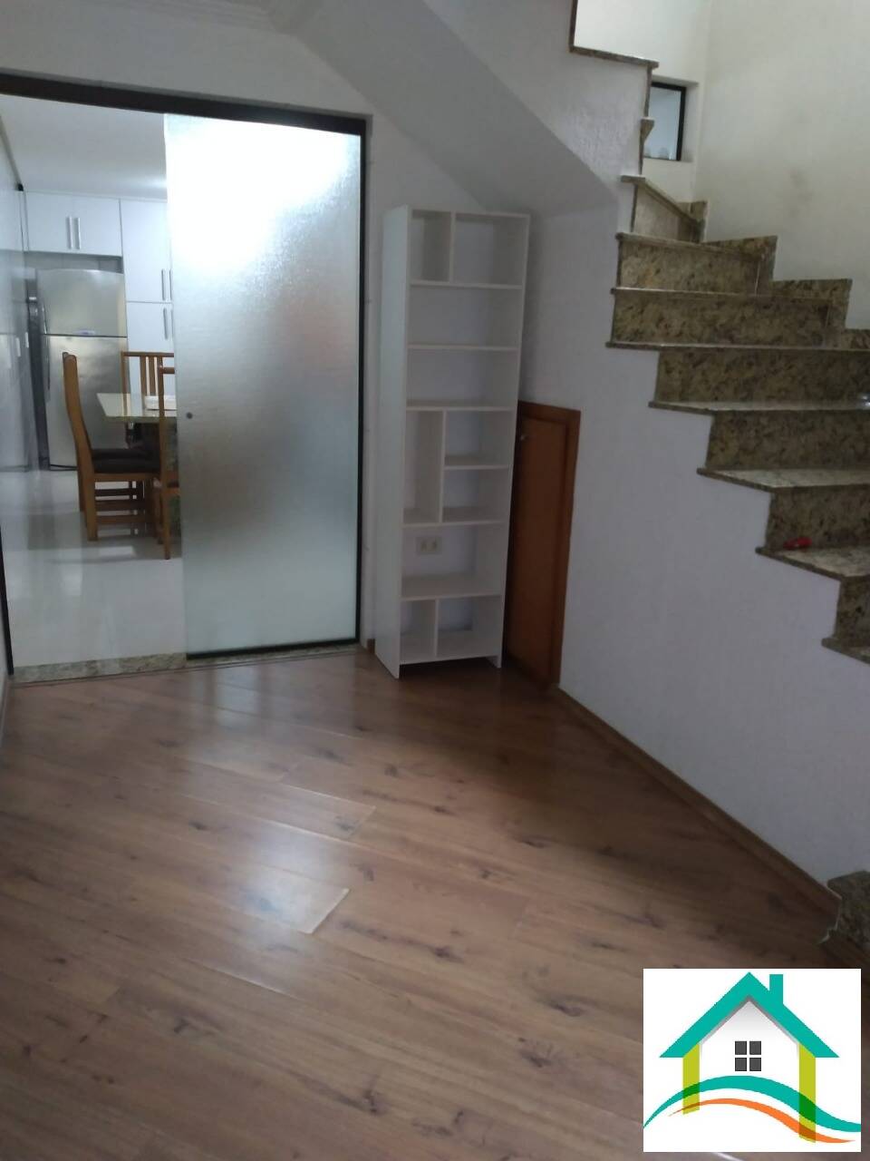 Casa à venda com 3 quartos, 241m² - Foto 2