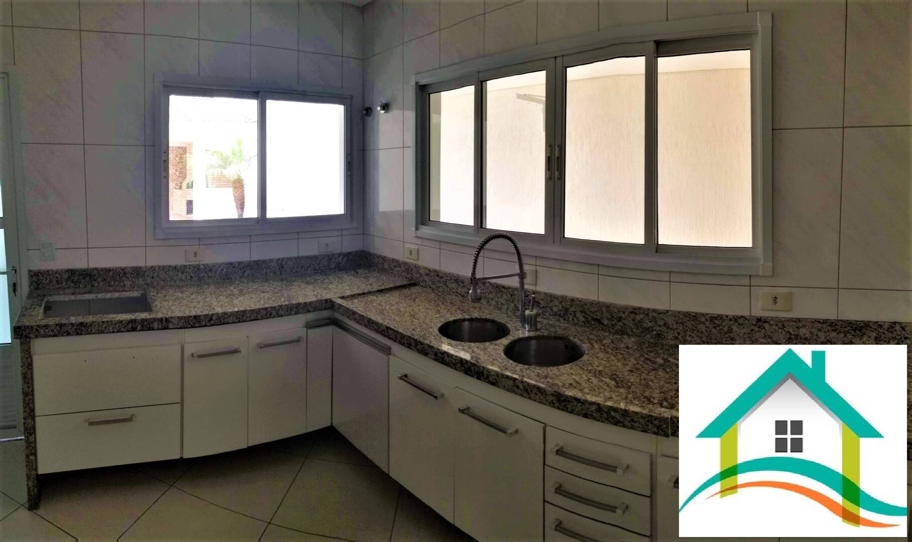 Sobrado à venda com 3 quartos, 341m² - Foto 11