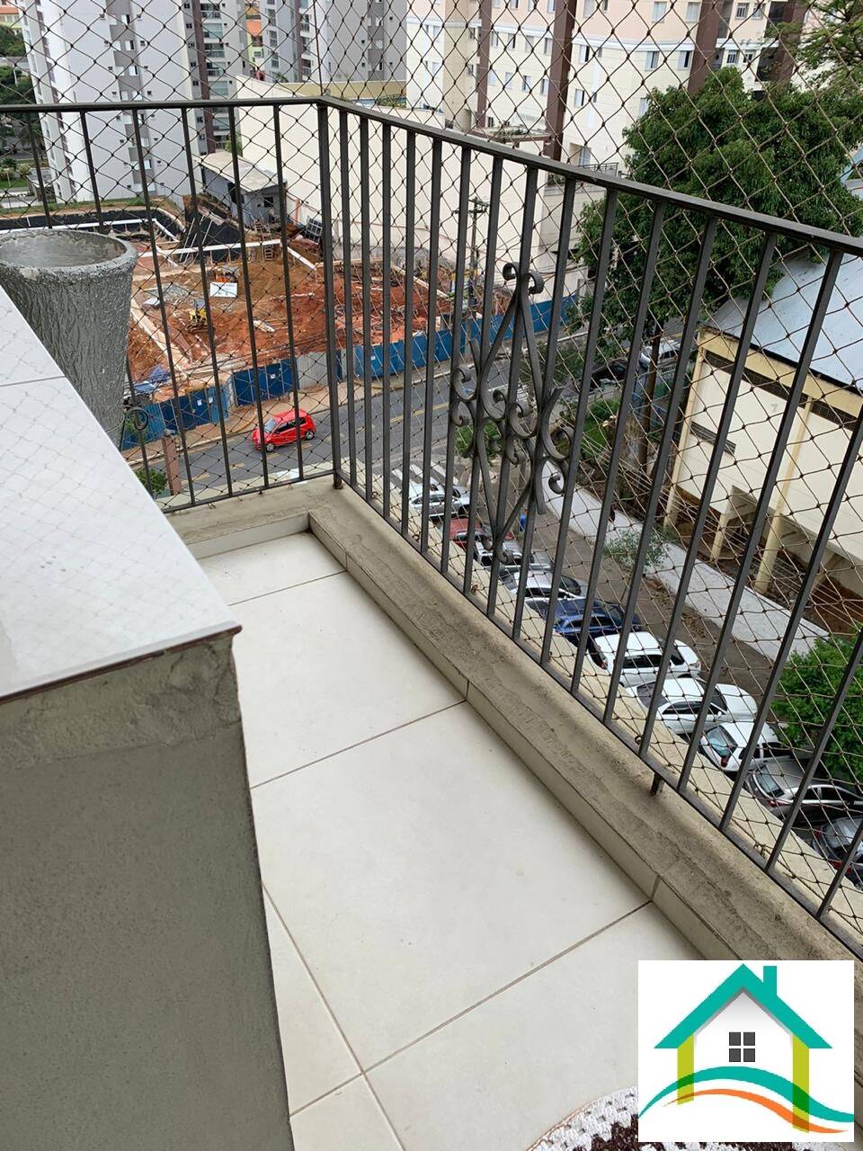 Apartamento à venda com 3 quartos, 108m² - Foto 2