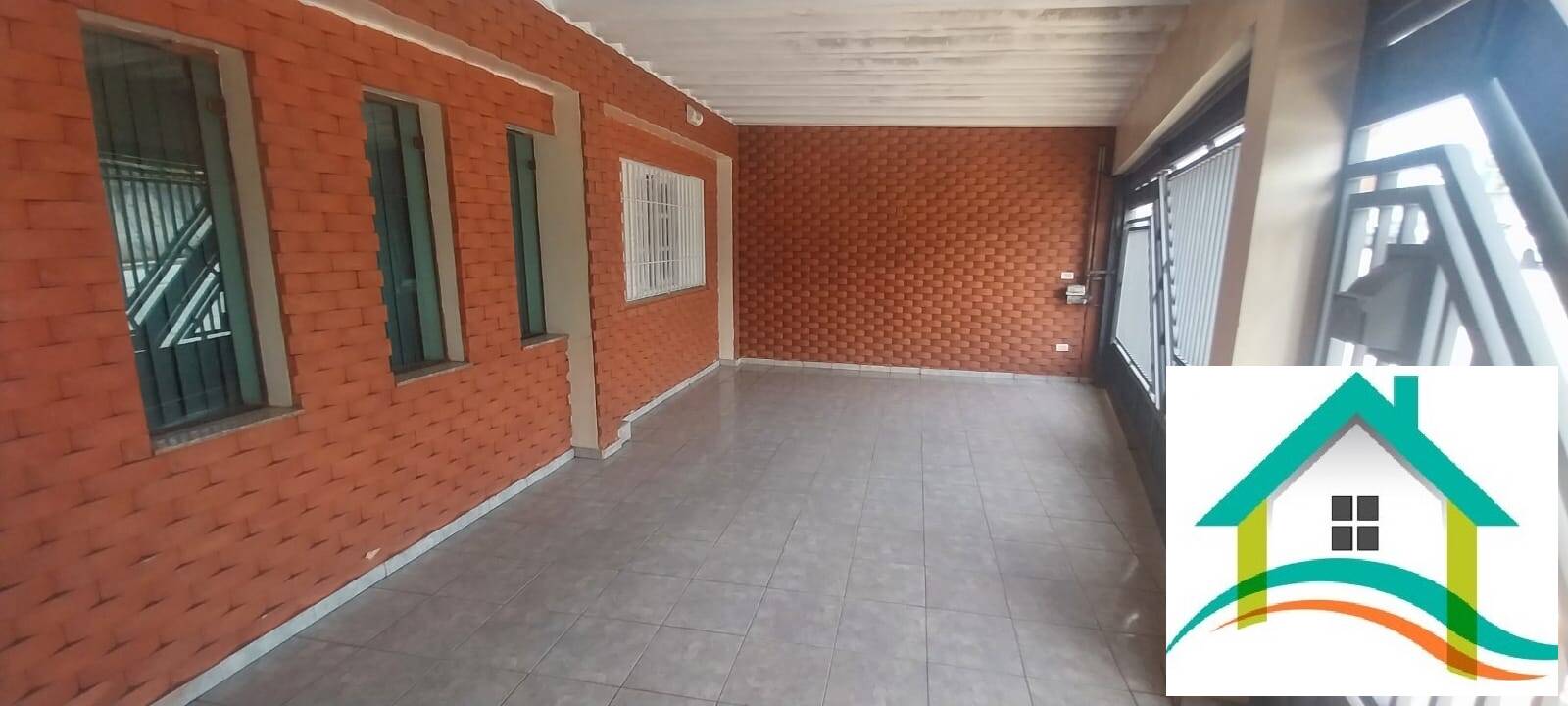 Sobrado à venda com 3 quartos, 236m² - Foto 1