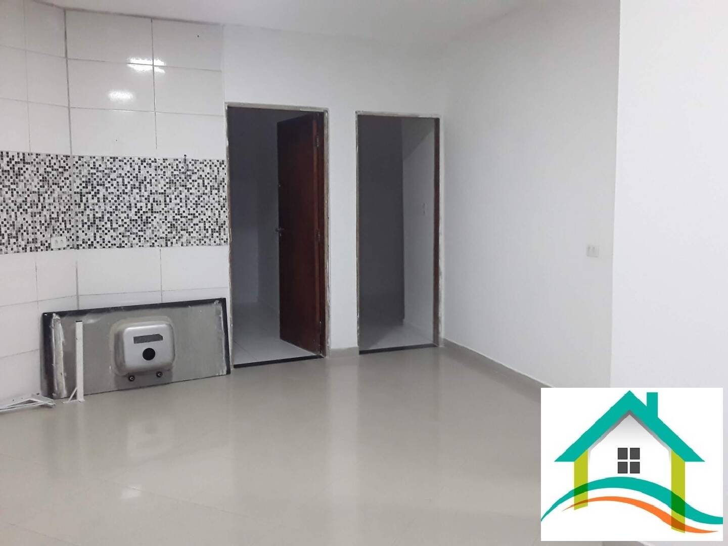 Casa à venda com 3 quartos, 90m² - Foto 1