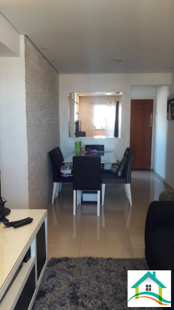 Apartamento à venda com 3 quartos, 77m² - Foto 2