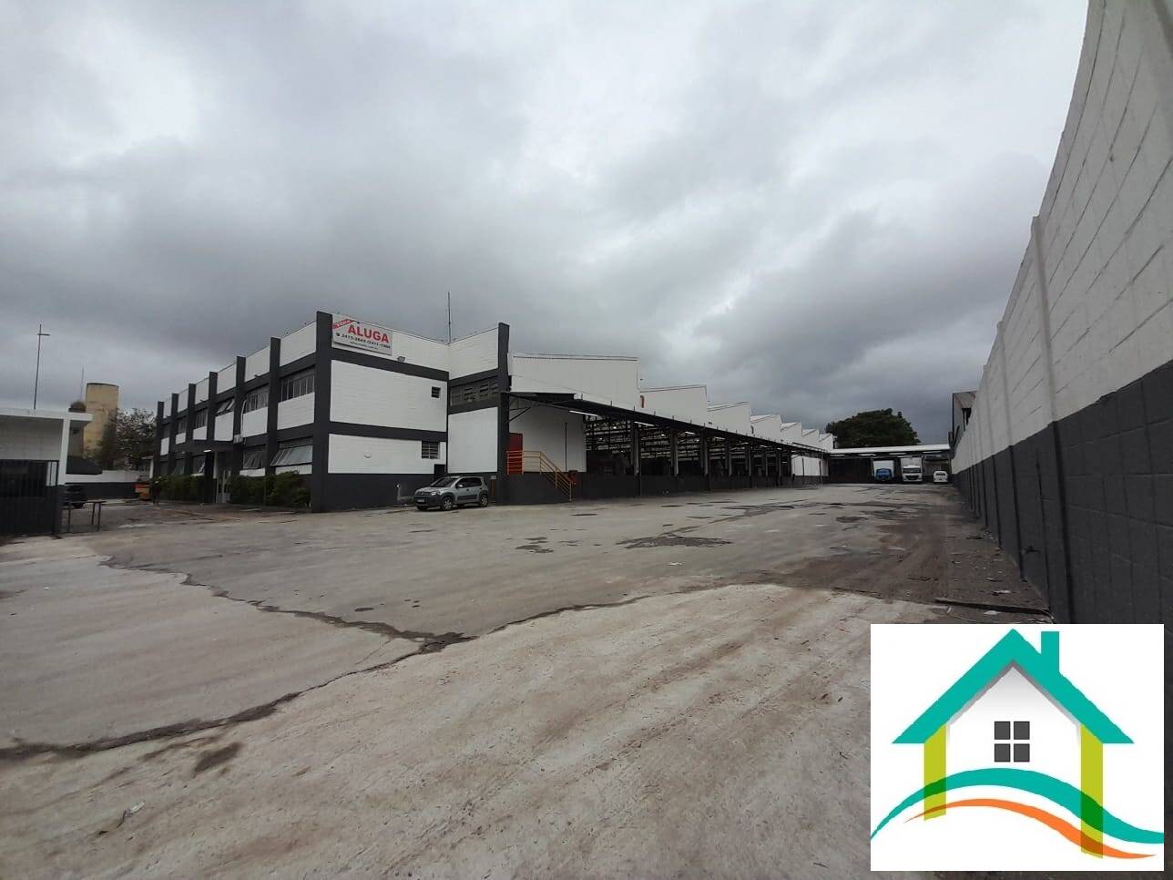 Depósito-Galpão-Armazém para alugar, 5500m² - Foto 1