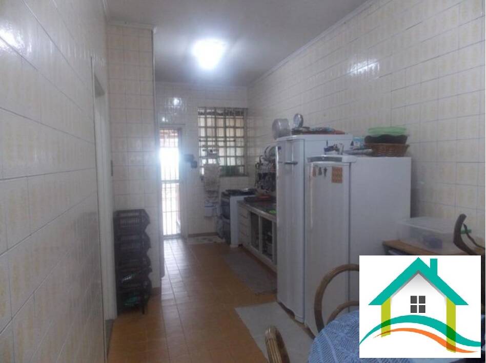 Casa à venda com 3 quartos, 224m² - Foto 5