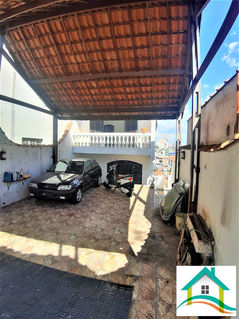 Casa à venda com 3 quartos, 255m² - Foto 2